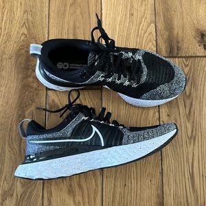 Nike React Oreo shoes, womens size 8.5. Used once, running shoes